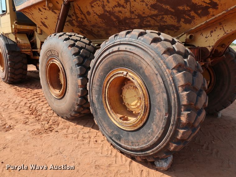 image for item DJ1965 1993 Caterpillar D250D  haul truck