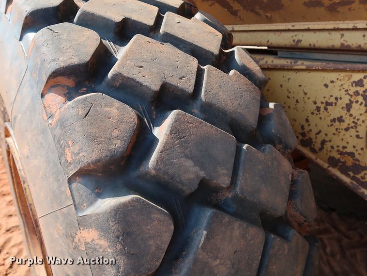 image for item DJ1965 1993 Caterpillar D250D  haul truck