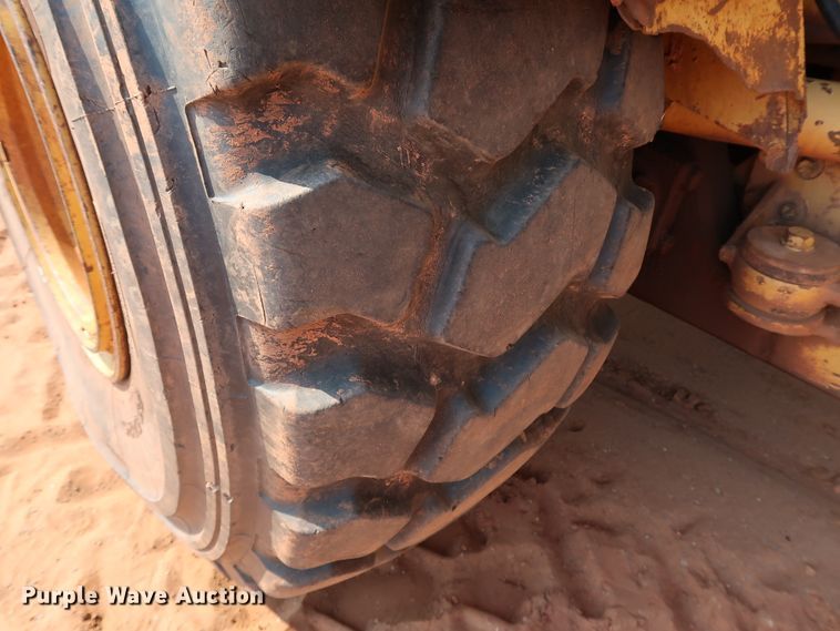 image for item DJ1965 1993 Caterpillar D250D  haul truck