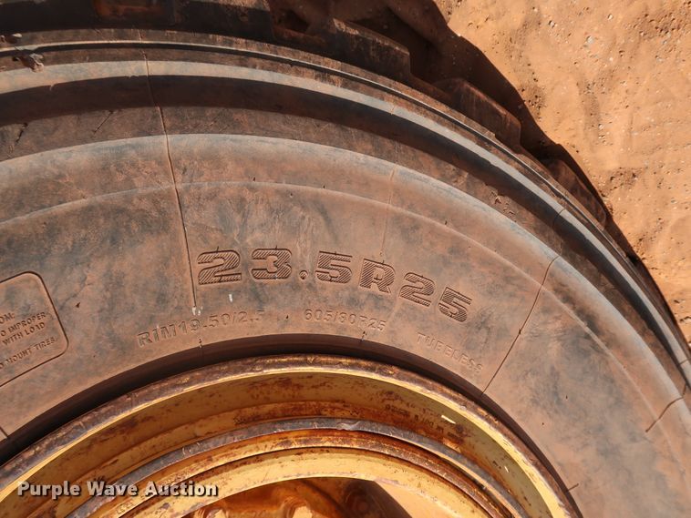 image for item DJ1965 1993 Caterpillar D250D  haul truck