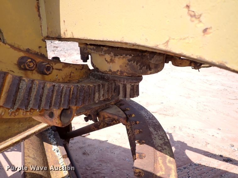 image for item DJ1970 Caterpillar  motor grader