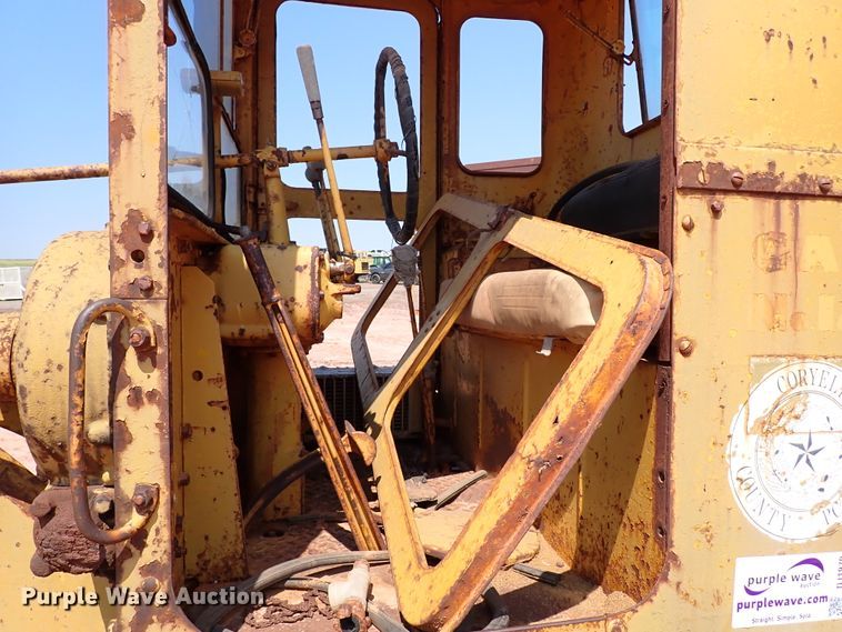 image for item DJ1970 Caterpillar  motor grader