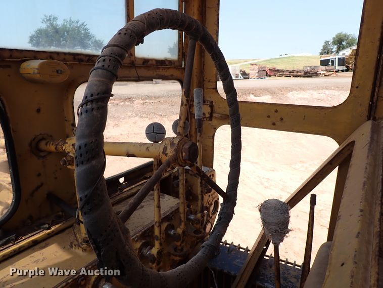 image for item DJ1970 Caterpillar  motor grader