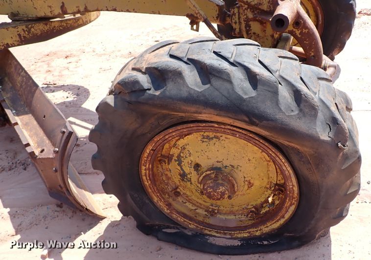 image for item DJ1970 Caterpillar  motor grader