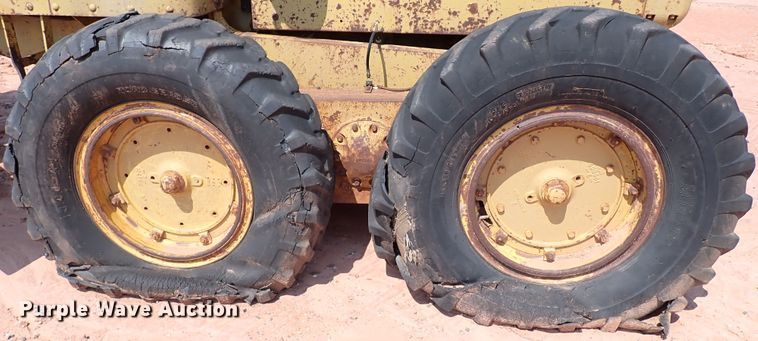 image for item DJ1970 Caterpillar  motor grader