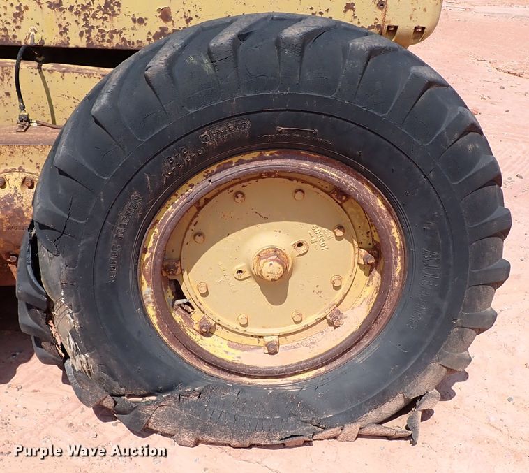 image for item DJ1970 Caterpillar  motor grader