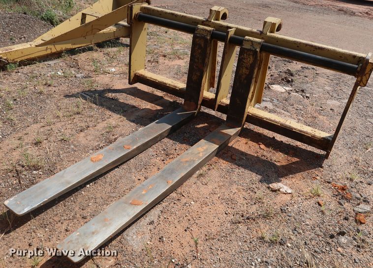 image for item DJ1974 Caterpillar 136-0497  84"L forks