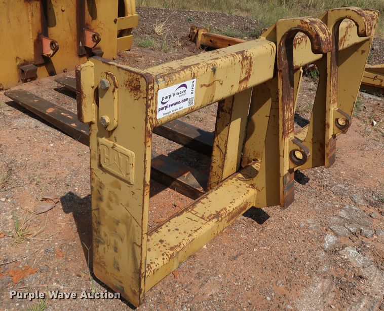 image for item DJ1974 Caterpillar 136-0497  84"L forks
