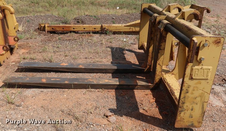 image for item DJ1974 Caterpillar 136-0497  84"L forks