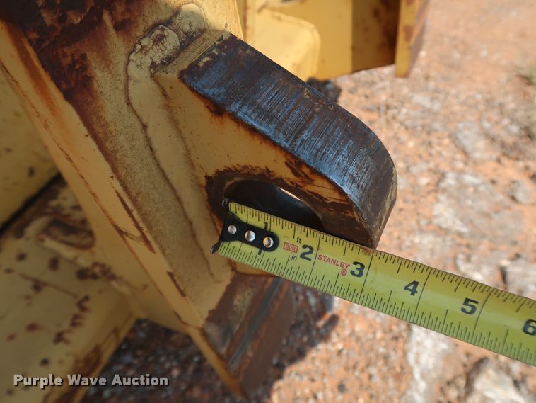 image for item DJ1974 Caterpillar 136-0497  84"L forks