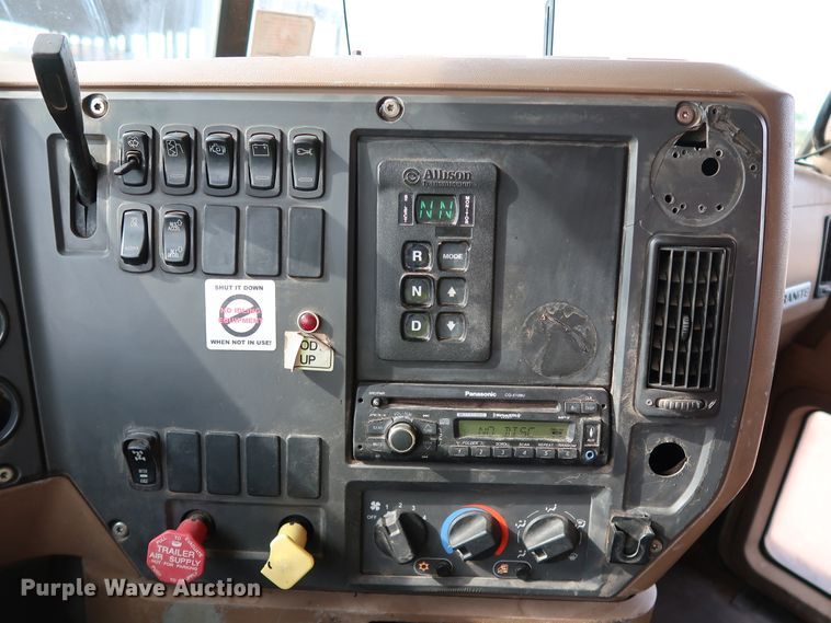 image for item DJ1977 2007 Mack Granite CTP713  dump truck