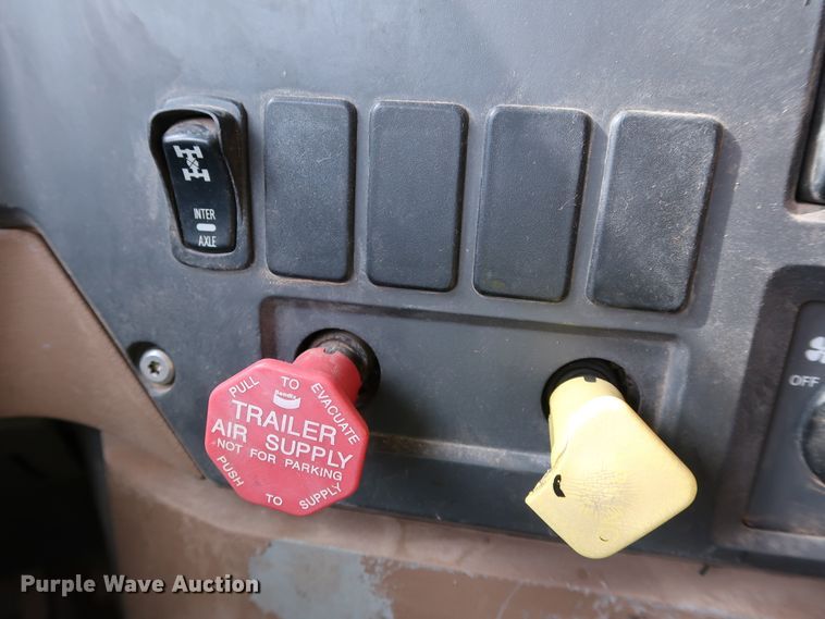 image for item DJ1977 2007 Mack Granite CTP713  dump truck