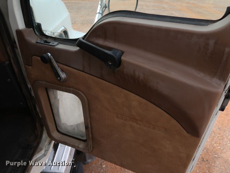 image for item DJ1977 2007 Mack Granite CTP713  dump truck