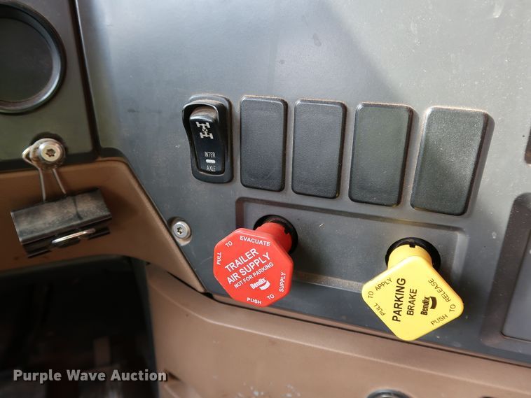 image for item DJ1978 2007 Mack Granite CTP713  dump truck