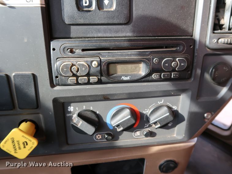 image for item DJ1978 2007 Mack Granite CTP713  dump truck