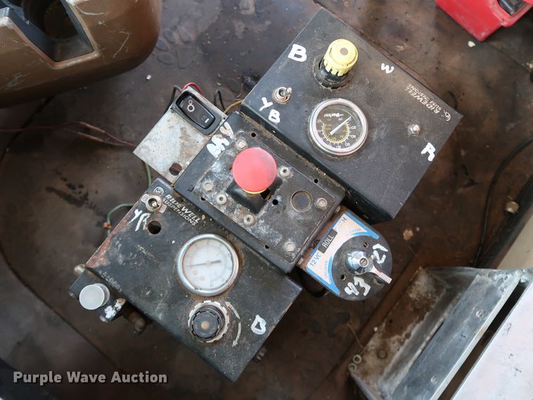 image for item DJ1978 2007 Mack Granite CTP713  dump truck