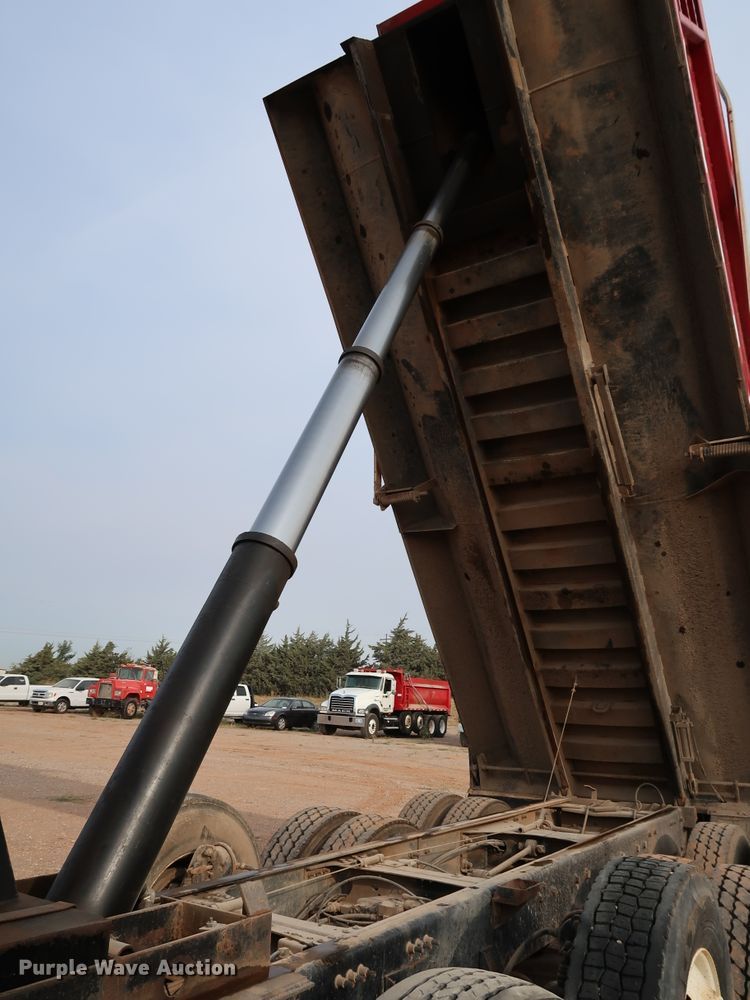 image for item DJ1978 2007 Mack Granite CTP713  dump truck