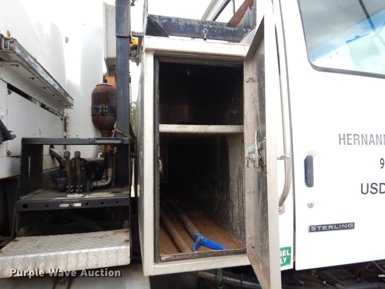 image for item DJ7302 2003 Sterling L7500  sewer jetter truck