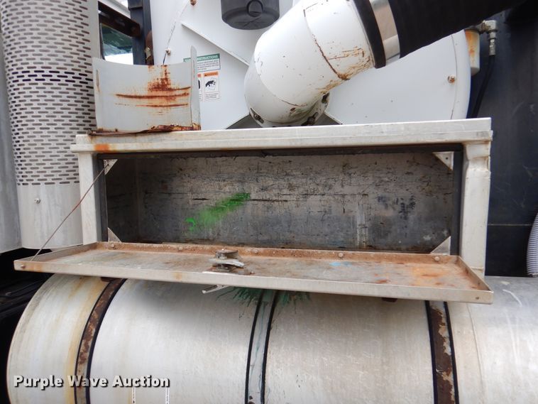 image for item DJ7302 2003 Sterling L7500  sewer jetter truck