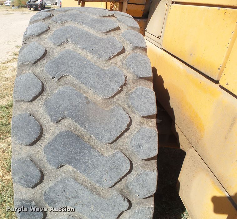 image for item DJ7503 1994 Fiat-Allis FR160  wheel loader