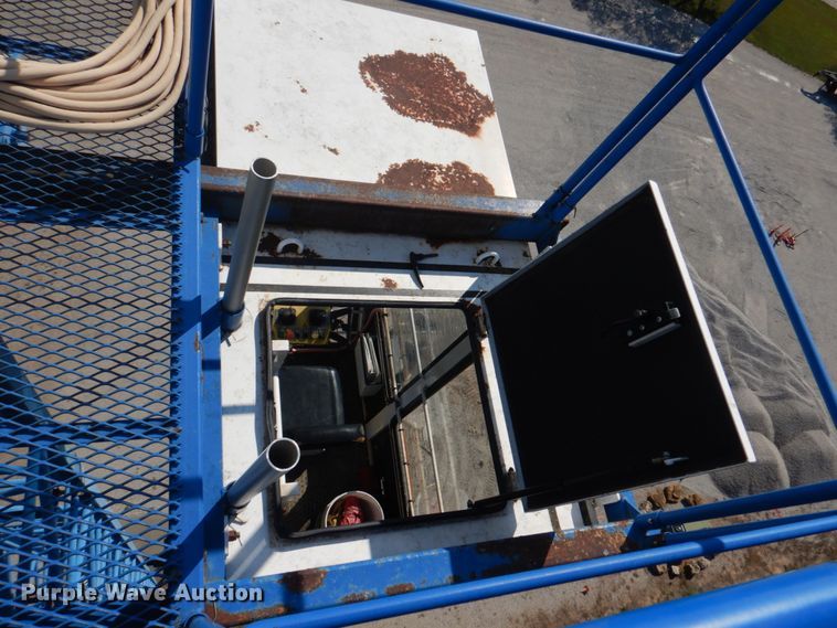 image for item DL0142 2004 Comansa 5LC3510  tower crane