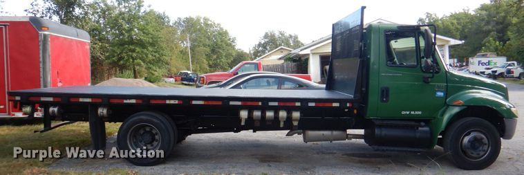 image for item DL0144 2007 International 4100  flatbed truck