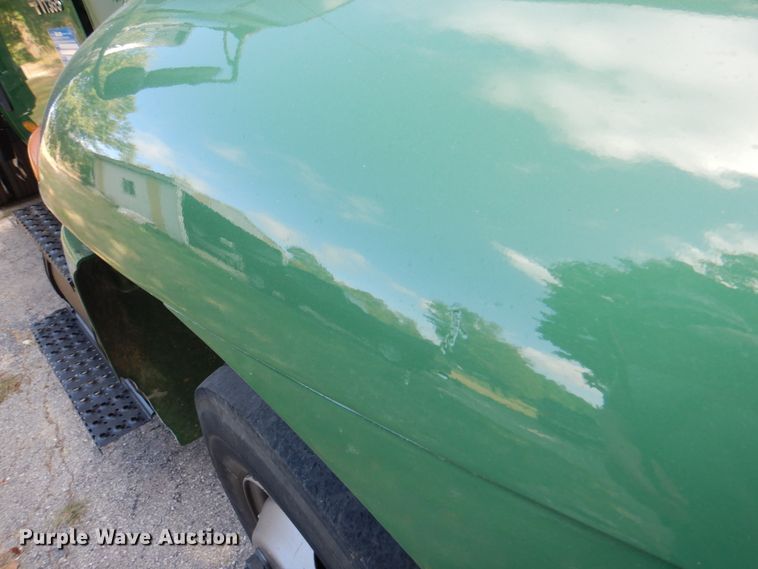 image for item DL0144 2007 International 4100  flatbed truck