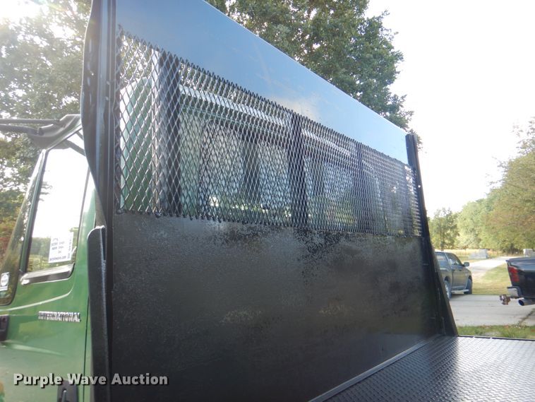 image for item DL0144 2007 International 4100  flatbed truck