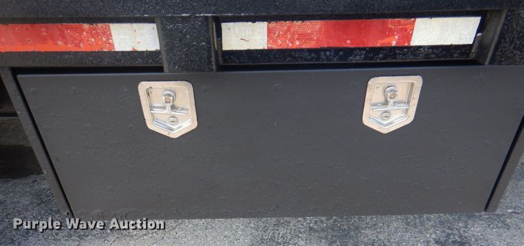 image for item DL0144 2007 International 4100  flatbed truck