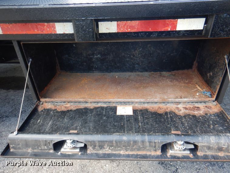 image for item DL0144 2007 International 4100  flatbed truck