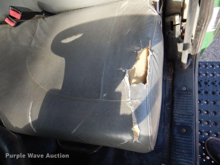 image for item DL0144 2007 International 4100  flatbed truck