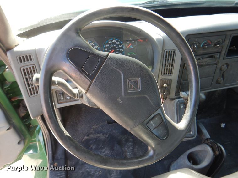 image for item DL0144 2007 International 4100  flatbed truck