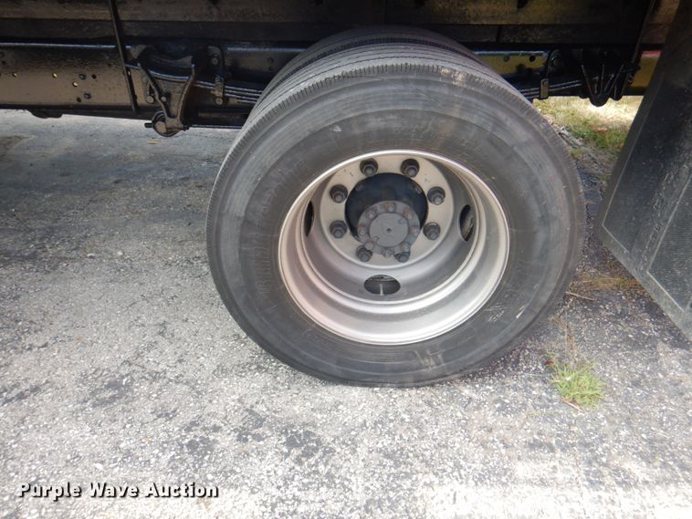 image for item DL0144 2007 International 4100  flatbed truck