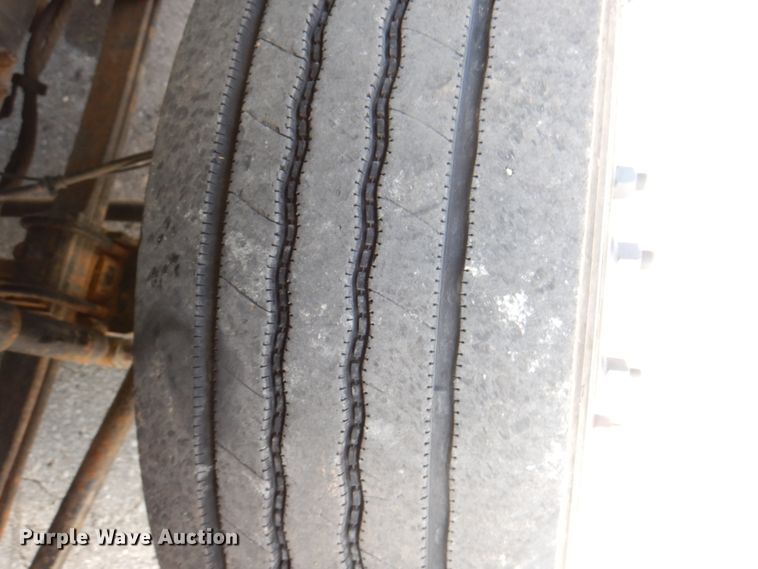 image for item DL0144 2007 International 4100  flatbed truck