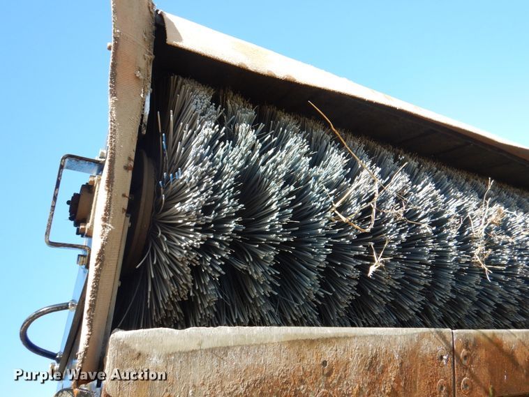 image for item DL0172 72"W skid steer broom