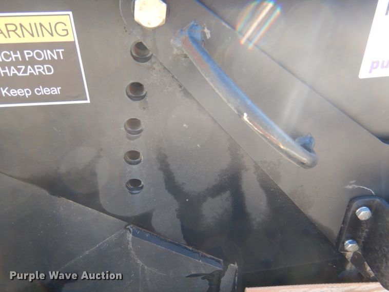 image for item DL0172 72"W skid steer broom