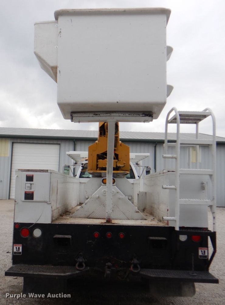 image for item DL0178 2000 Chevrolet C8500  bucket truck