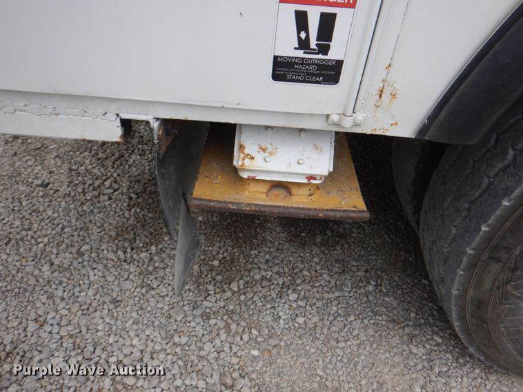 image for item DL0178 2000 Chevrolet C8500  bucket truck