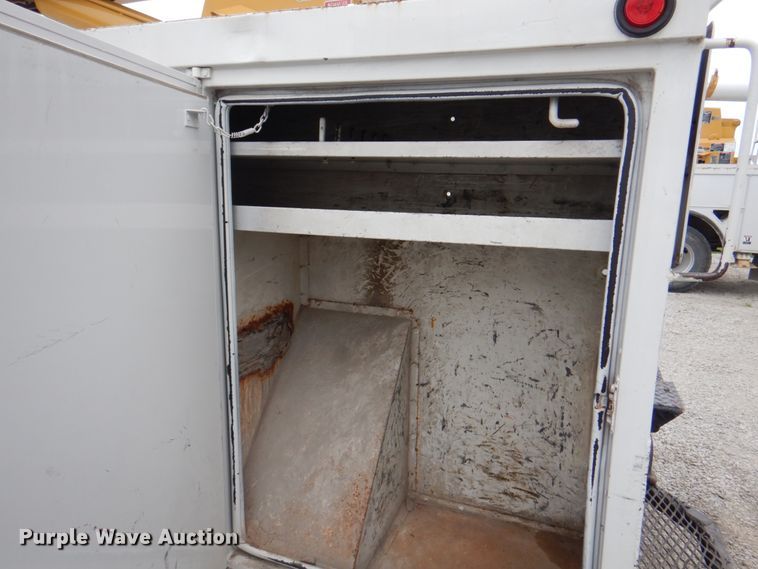 image for item DL0178 2000 Chevrolet C8500  bucket truck