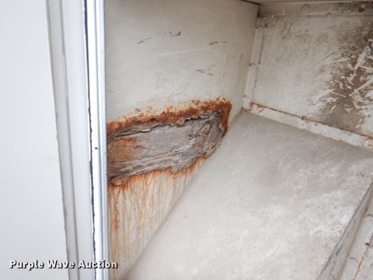 image for item DL0178 2000 Chevrolet C8500  bucket truck