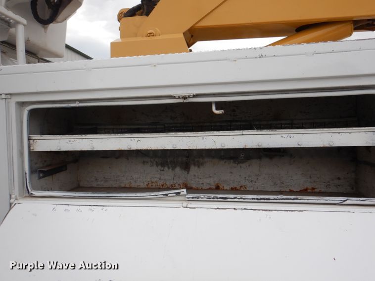 image for item DL0178 2000 Chevrolet C8500  bucket truck