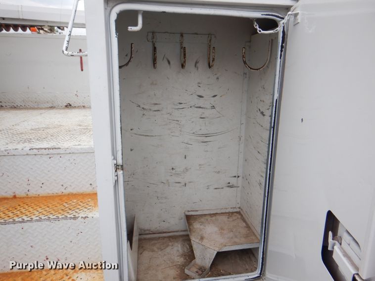 image for item DL0178 2000 Chevrolet C8500  bucket truck