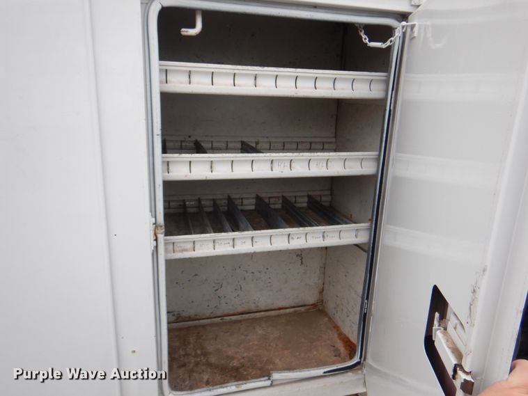 image for item DL0178 2000 Chevrolet C8500  bucket truck