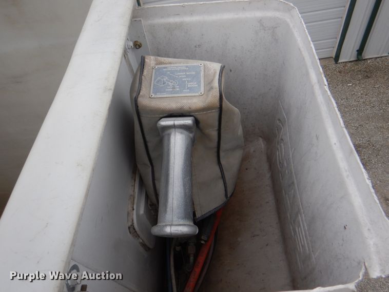 image for item DL0178 2000 Chevrolet C8500  bucket truck