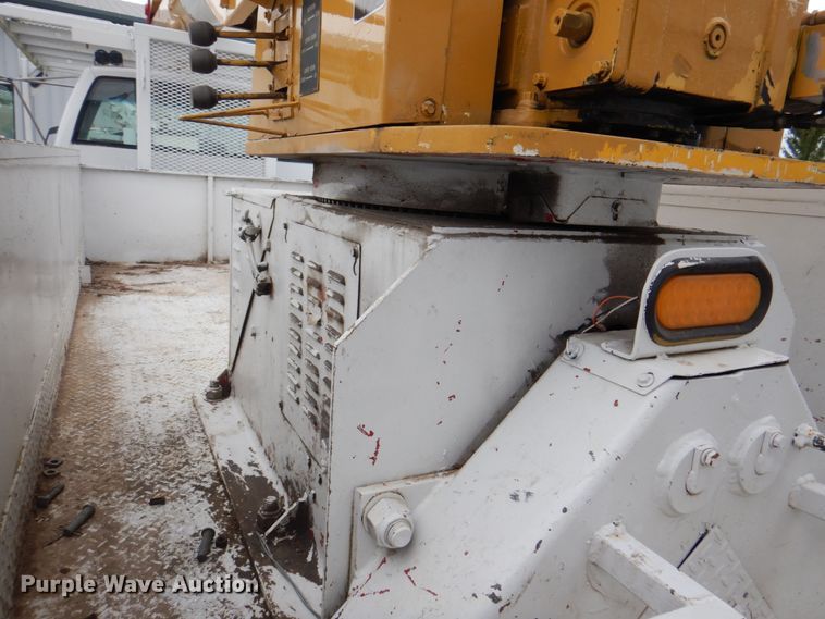 image for item DL0178 2000 Chevrolet C8500  bucket truck