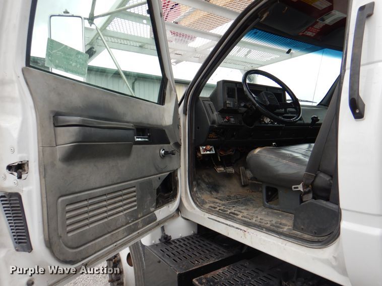 image for item DL0178 2000 Chevrolet C8500  bucket truck