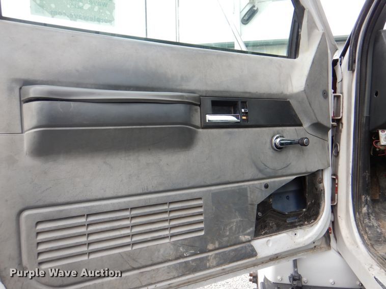 image for item DL0178 2000 Chevrolet C8500  bucket truck