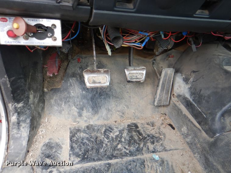 image for item DL0178 2000 Chevrolet C8500  bucket truck