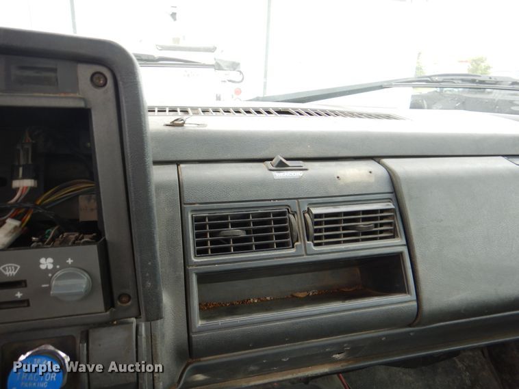 image for item DL0178 2000 Chevrolet C8500  bucket truck