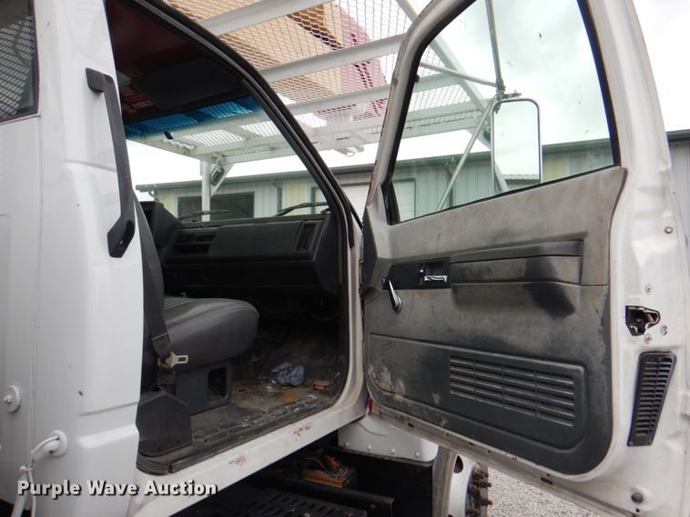 image for item DL0178 2000 Chevrolet C8500  bucket truck